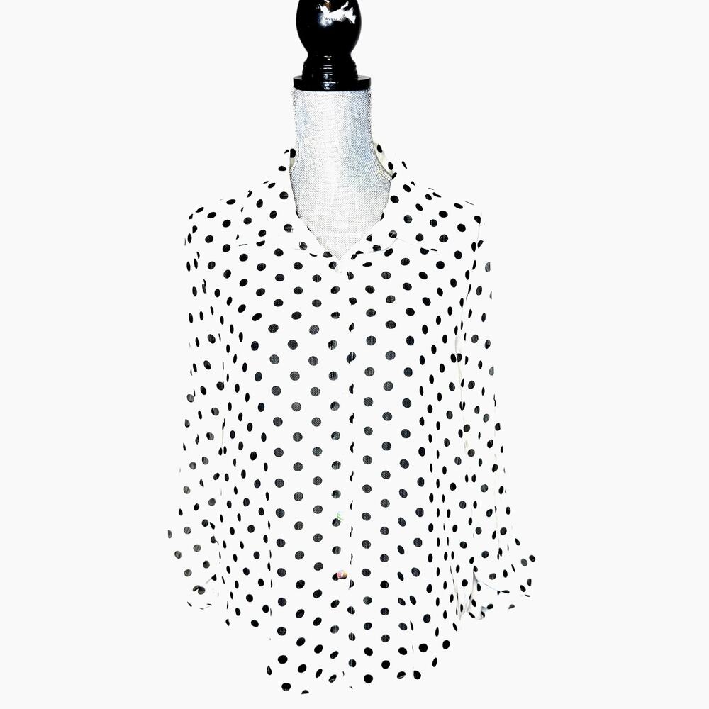 About A girl  polka dot Top Size XL